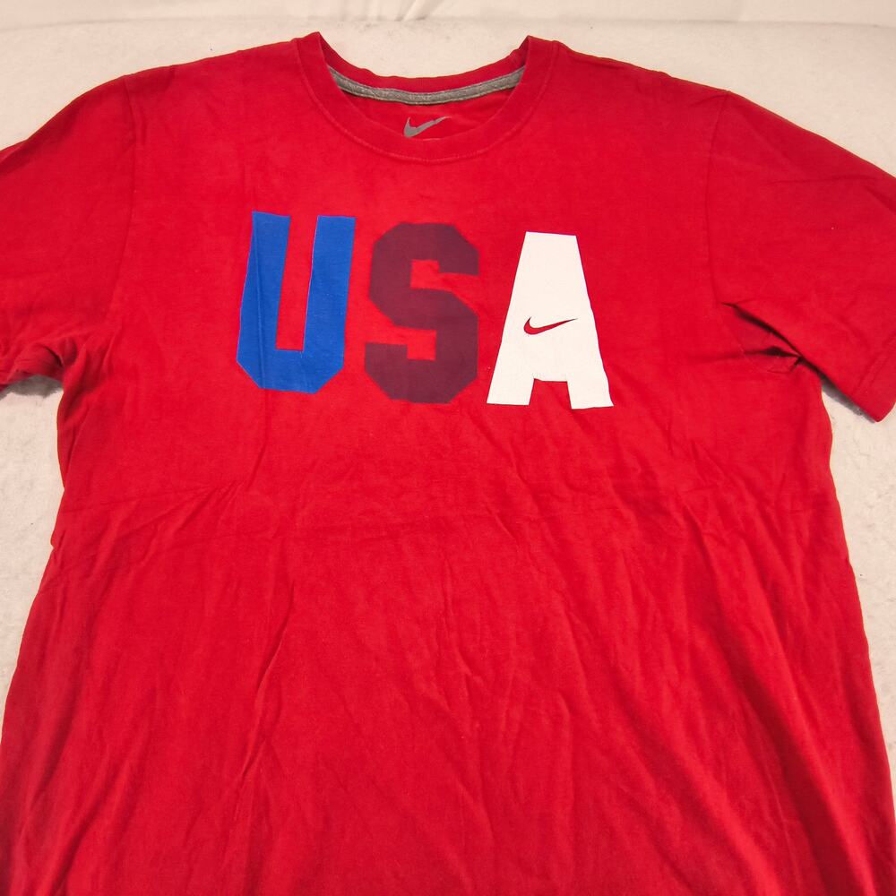 Nike USA Short Sleeve Casual Graphic Crew Neck Shirt Mens Size Medium M Red